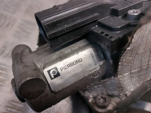 Coletor de admissão Volkswagen Passat B6 2.0 TDI 03G129713K image 2