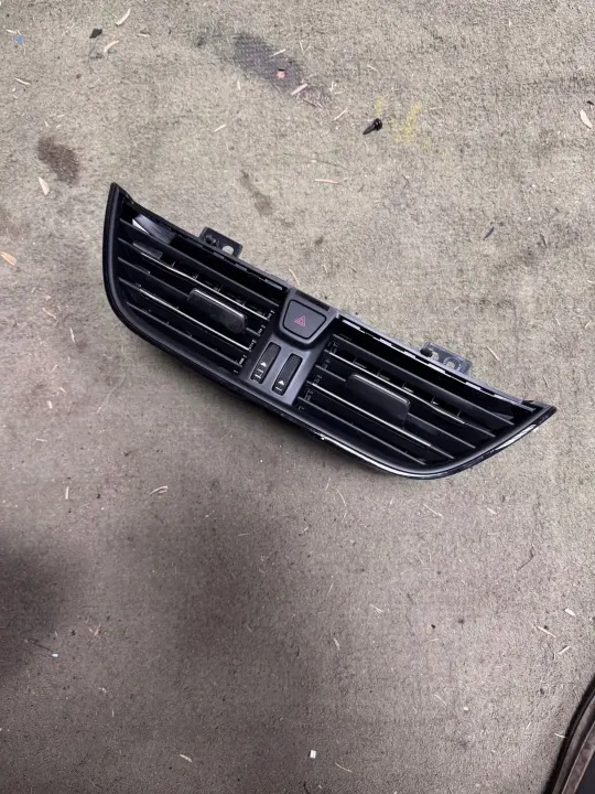 Konsoli-ilmanotto OEM 261301 Ford Kuga mk3:lle image 2