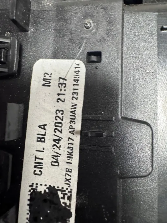 Konsoli-ilmanotto OEM 261301 Ford Kuga mk3:lle image 3