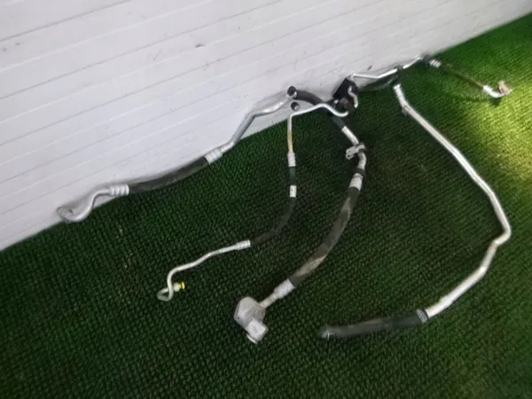 C-KLASA W204 1.8 K Ilmastointiputkien Setti image 2