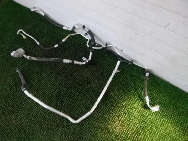 C-KLASA W204 1.8 K Ilmastointiputkien Setti image 3