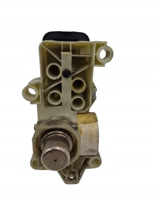 Wabco 9617241010 Hulpremklep - Gebruikt image 3