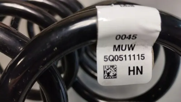 Ressort suspension Golf VIII OEM 5Q0511115HN Occasion image 3