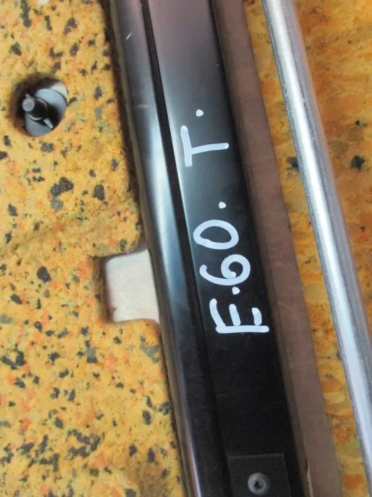 Prateleira traseira com rolo BMW 5 E60 E61 OEM 7066579 image 4