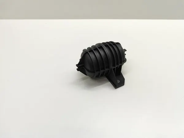 BMW 3.5D Luftintagsbehållare 7799790 image 3