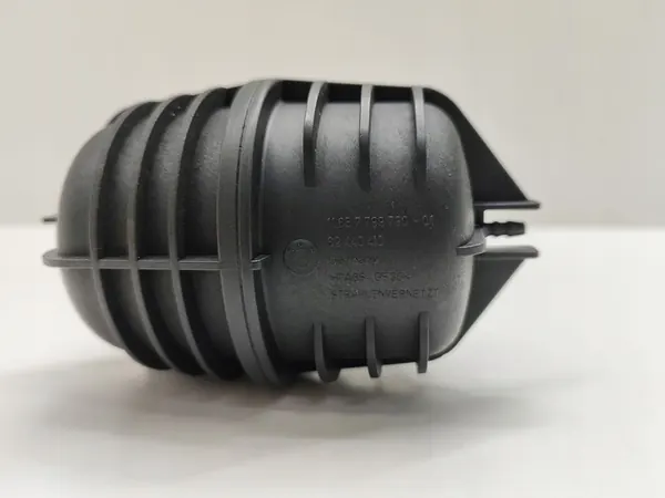 BMW 3.5D Luftintagsbehållare 7799790 image 9
