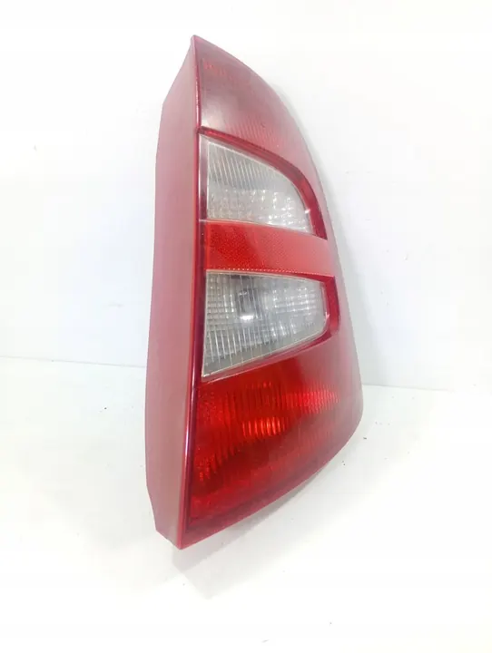 Skoda Fabia 1 L FL 04-08 Lámpara Trasera Derecha OE 6Y6945096B image 2