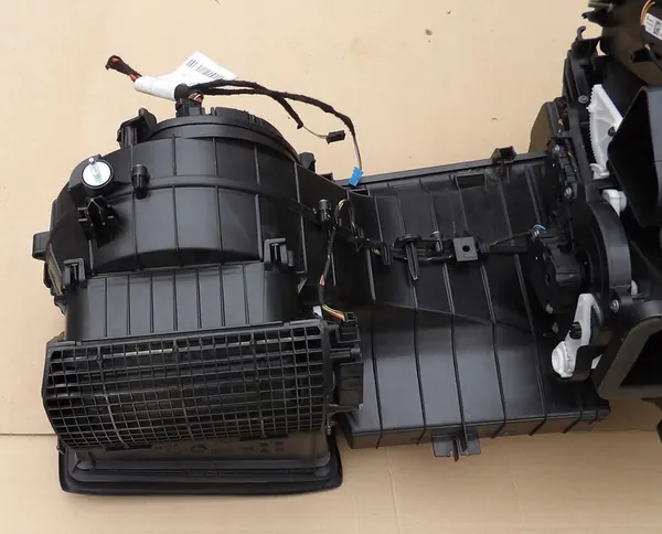 Calentador de aire Mercedes W176 A2469064200 image 10