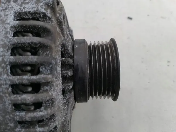 ALTERNATOR VOLVO V50 2.0 D 30795423 image 2