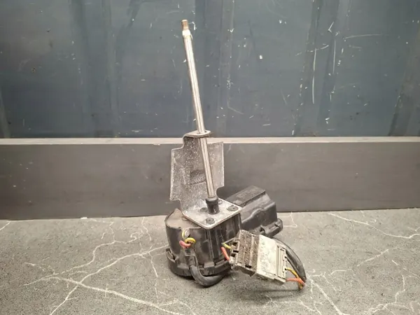 OEM 0390206920 Rechter koplampmotor voor Volvo 740 image 2