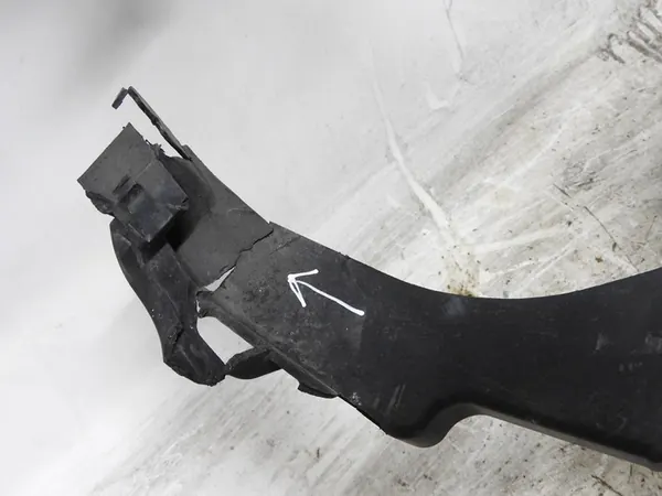 Hyundai i30 Frontverstärkung 64101-2R000 image 9