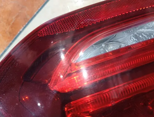 MERCEDES W205 15r LINKER ACHTERLICHT A2059065900 image 2