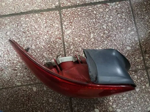 Luz Trasera Izquierda Audi A3 8P 8P0945095 image 2