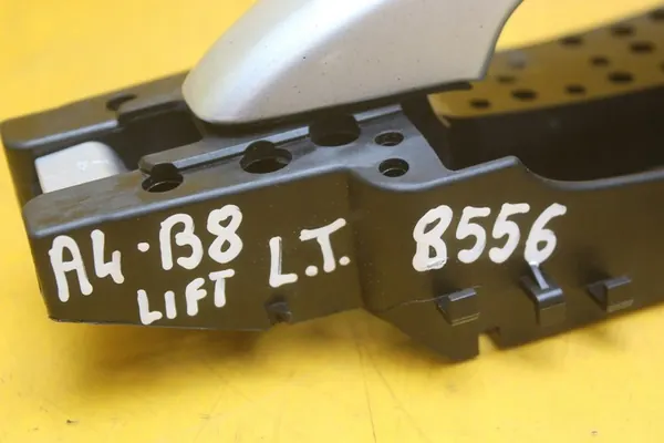 Vasen Takaluukun Kahva Audi A4 B8 Lift image 10