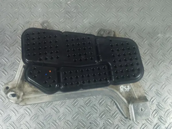 Audi RS7 2023 Hiilifiltteri OEM 4K0201797S image 2