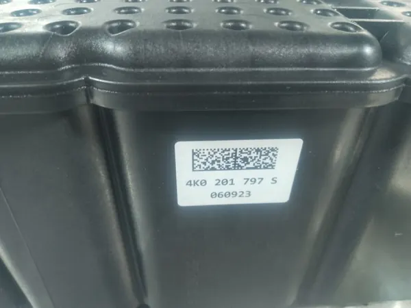Audi RS7 2023 Hiilifiltteri OEM 4K0201797S image 3