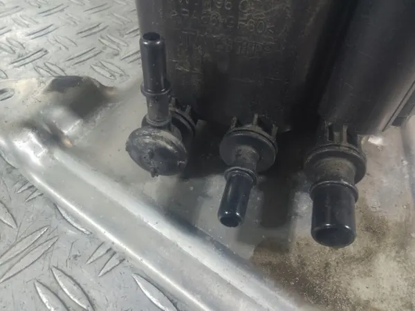 Audi RS7 2023 Hiilifiltteri OEM 4K0201797S image 5