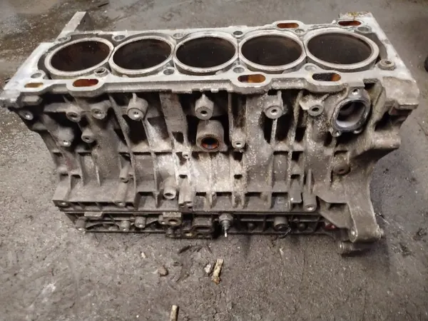 Bloco Motor OEM 31359264 para Volvo 2.5 T5 image 2