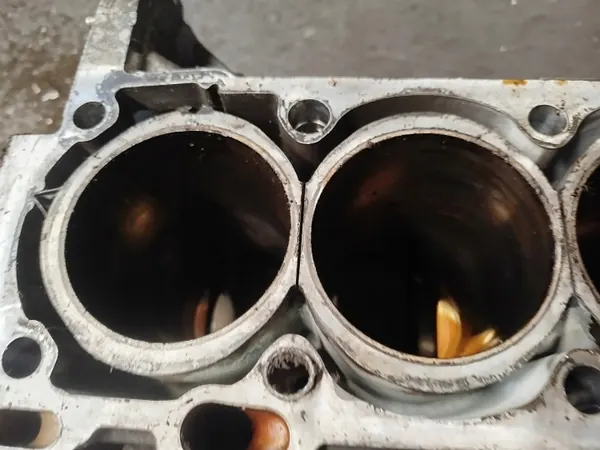 Bloco Motor OEM 31359264 para Volvo 2.5 T5 image 8