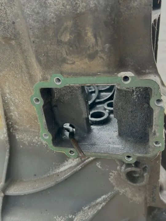 ZF 1325301062 växellådshus för lastbilar - Begagnad image 10