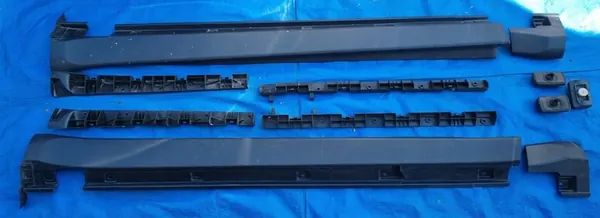 MERCEDES ML GL X164 W164 Right Threshold Trim image 3