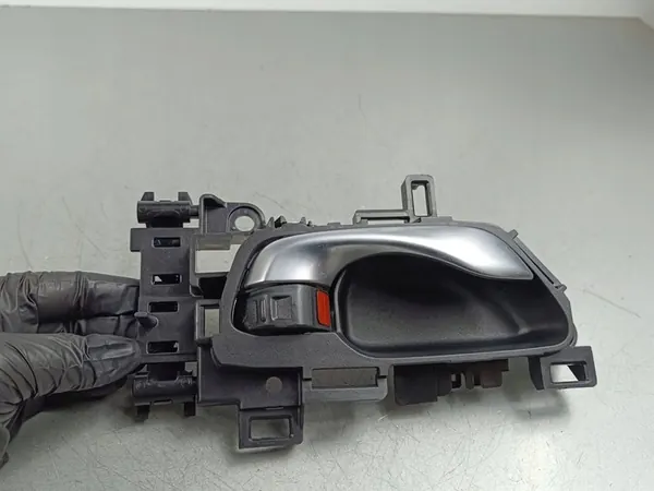 2025 Honda CR-V Poignée intérieure arrière 72120SA0A010M1 image 1