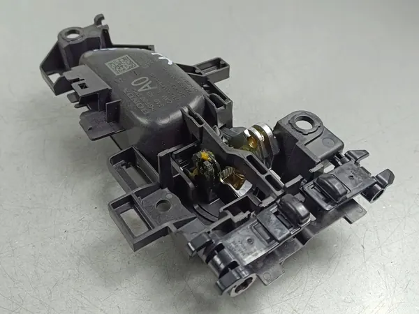 2025 Honda CR-V Poignée intérieure arrière 72120SA0A010M1 image 5