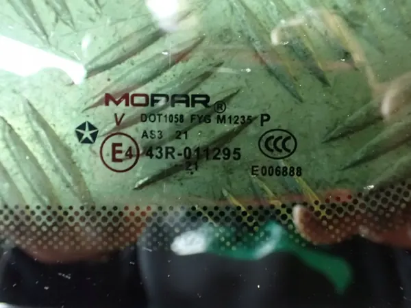 Vidro Traseiro Esquerdo OEM 68496297AF para Jeep Wagoneer image 3