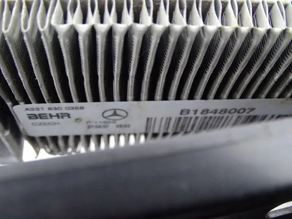 MERCEDES S-LUOKKA W221 05-13 A/C KONDENSOINTI A2218300358 image 4