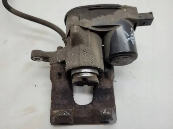 Pinça de travão traseira esquerda OEM AUST131653 - Usada image 3