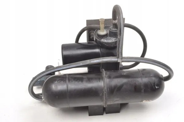 Aston Martin Vantage 4.7 Tyhjiöpumppu OEM 4C34-2A451-B image 3