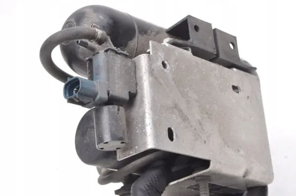 Aston Martin Vantage 4.7 Tyhjiöpumppu OEM 4C34-2A451-B image 5