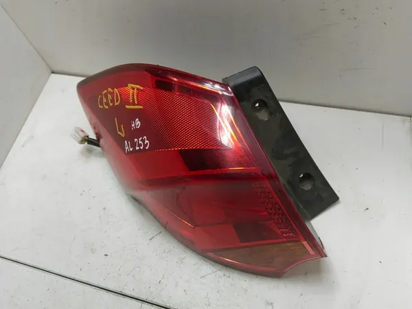 Luz trasera izquierda KIA CEED II HB 12-15 OEM 92401-A2000 image 2
