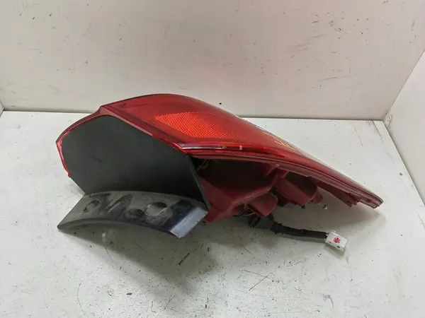 Luz trasera izquierda KIA CEED II HB 12-15 OEM 92401-A2000 image 4