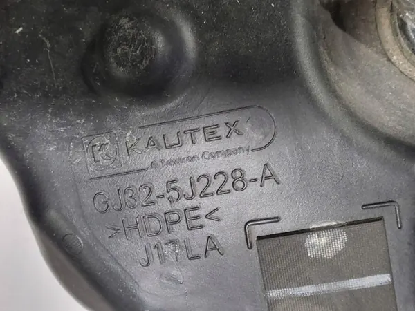 Tanque AdBlue usado OEM GJ32-5J228-A para Range Rover image 4