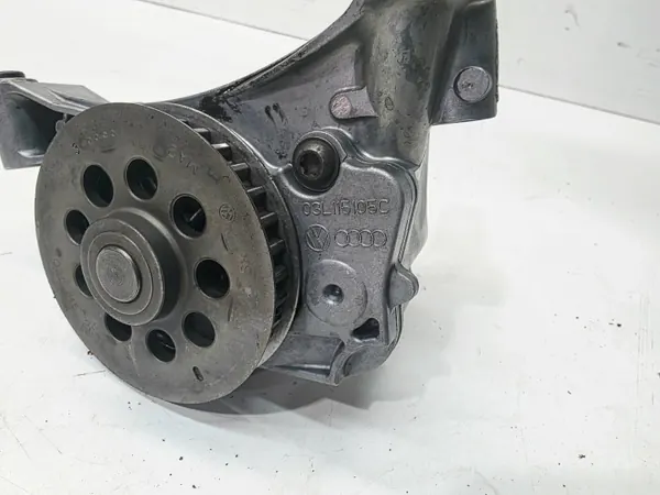Öljypumppu OEM 03L115105C VW Golf VI 1.6TDI:lle image 5