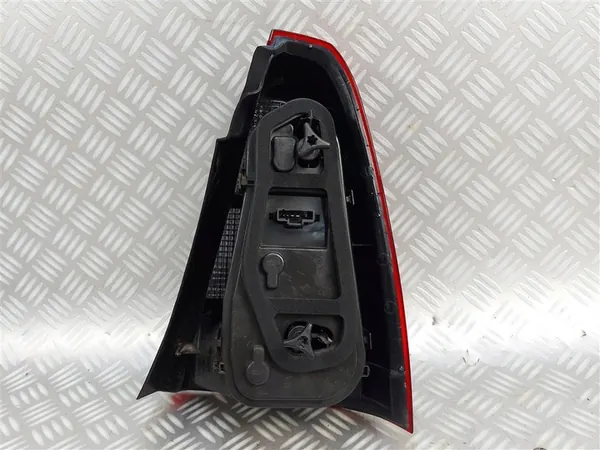 Lámpara trasera izquierda Dacia Logan FL Sedan 8200744760 image 4
