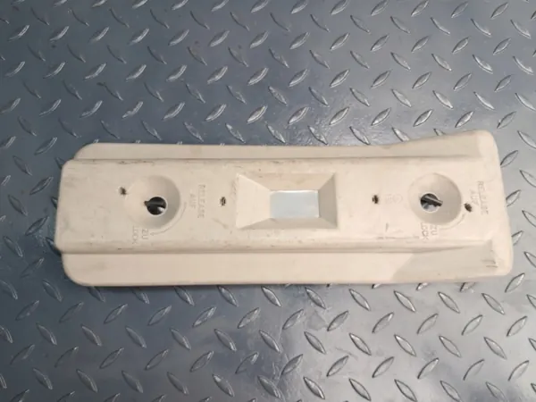 Höger bakljusfäste OEM 1368822 för BMW E30 image 3