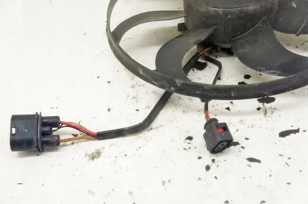 Jäähdyttimen Tuuletin VW Passat B8 1.8TSI UL092 1KM959455C image 2