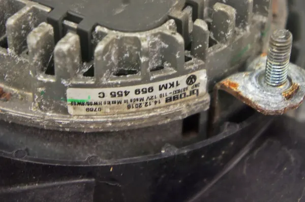 Jäähdyttimen Tuuletin VW Passat B8 1.8TSI UL092 1KM959455C image 6