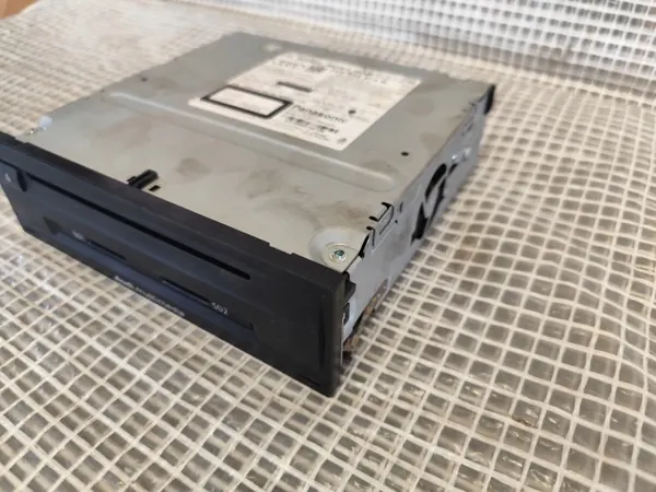 Audi A3 8V 13-16 Navigointikortinlukija OEM 8V0035874B image 4