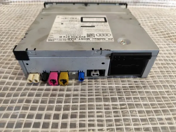 Audi A3 8V 13-16 Navigointikortinlukija OEM 8V0035874B image 7