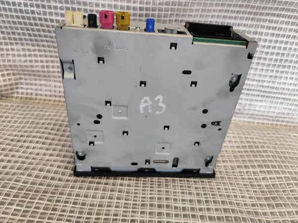 Audi A3 8V 13-16 Navigointikortinlukija OEM 8V0035874B image 8