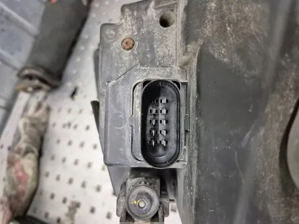 Volkswagen Transporter - Caravelle T5 Farol Dianteiro Esquerdo image 3