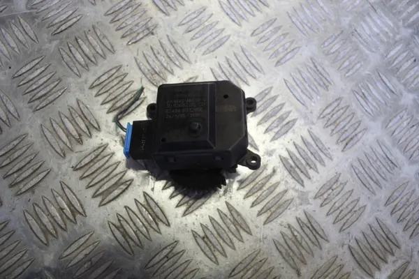 Lämmitysmoottori OEM 30.93682.00 90.12966 VW Fox:lle image 2