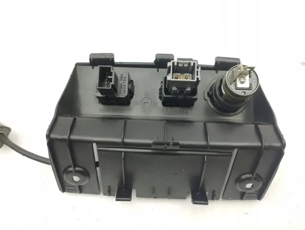 Enchufe AUX Honda Accord OEM AMD150883 2008 image 4