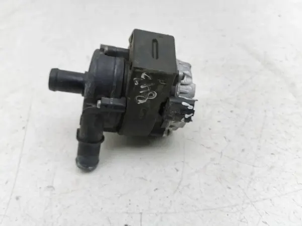 Pompe de circulation d'eau Nissan OEM 0392024158 image 6