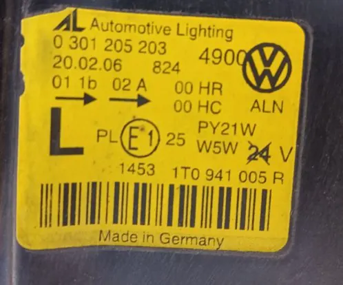 Vasen Etuvalaisin VW Touran I Caddy 03-06 image 4