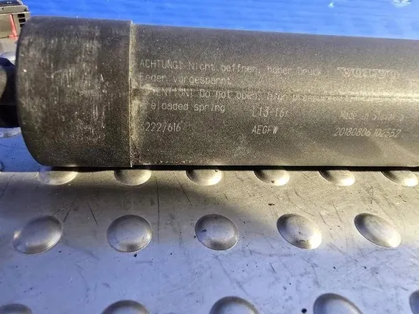 Bagageutryckslås vänster Volvo XC40 II 32227616 image 4