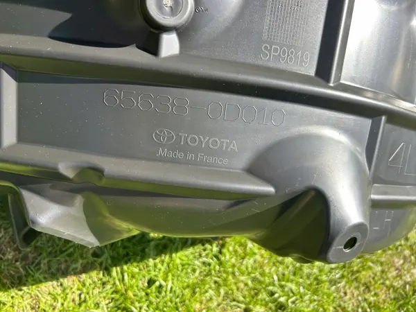 Vasen takapyöränkaari Toyota Yaris Cross OEM 65638-0D10 image 4